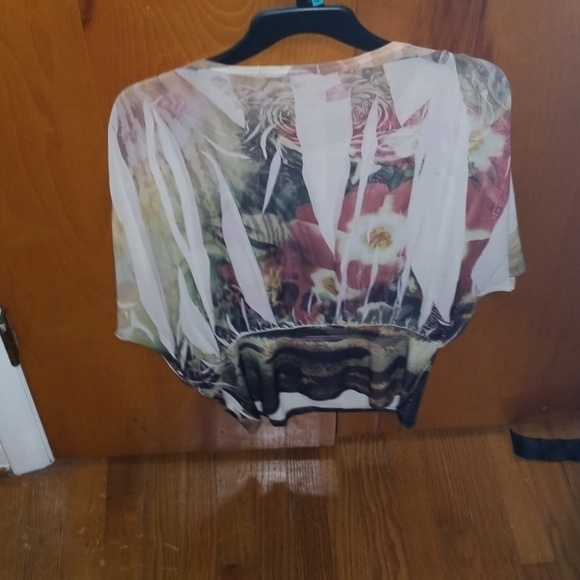 Top - Picture 2 of 2